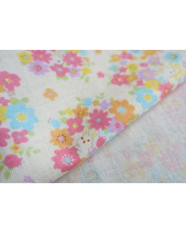 Tela japonesa. Conejitos y flores
