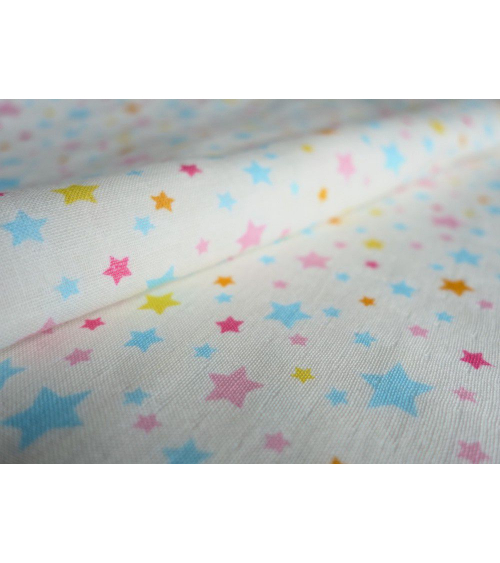 Tela japonesa. Estrellas de colores sobre fondo blanco