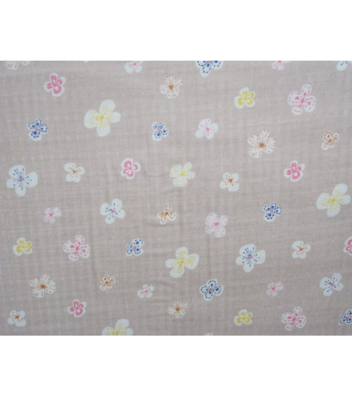 Tela japonesa. Flores sobre fondo color visón