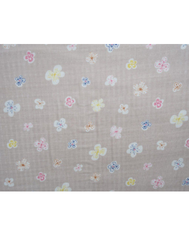 Tela japonesa. Flores sobre fondo color visón
