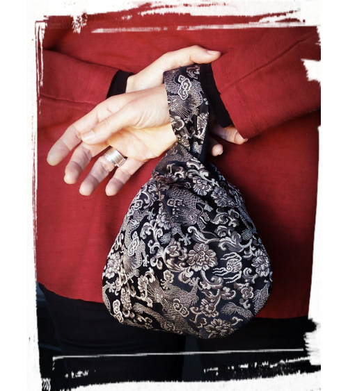 Bolso de mano en brocado con dragones