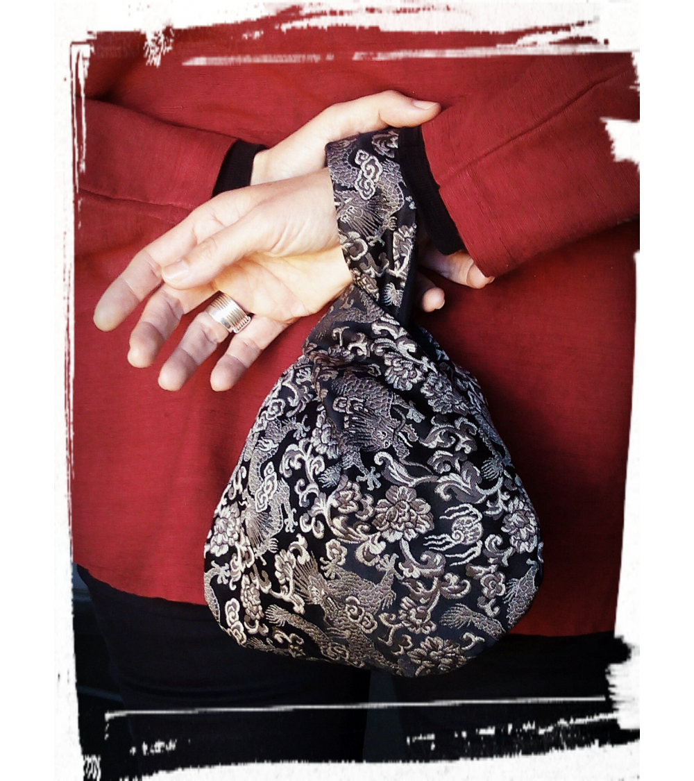 Bolso de mano en brocado con dragones
