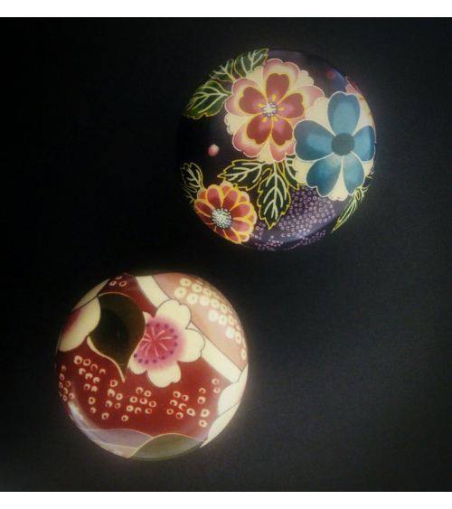 Cajita para té con motivos Yuzen en violeta