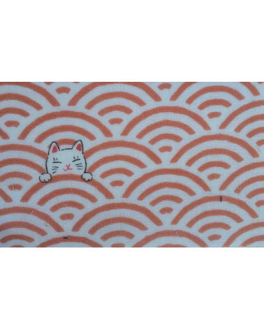 Maneki nekos sobre seigaiha salmón 