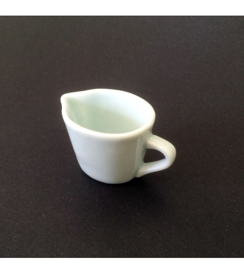Vaso de té japonés de porcelana de Arita con flor de iris