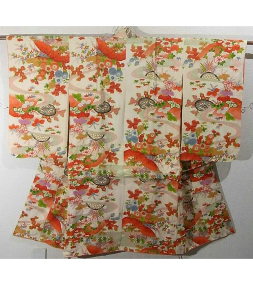 Kimono de niña en tonos anaranjados