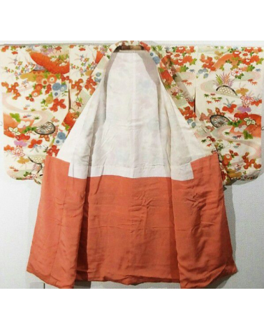 Kimono de niña en tonos anaranjados