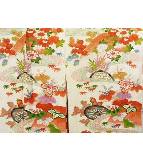Kimono de niña en tonos anaranjados