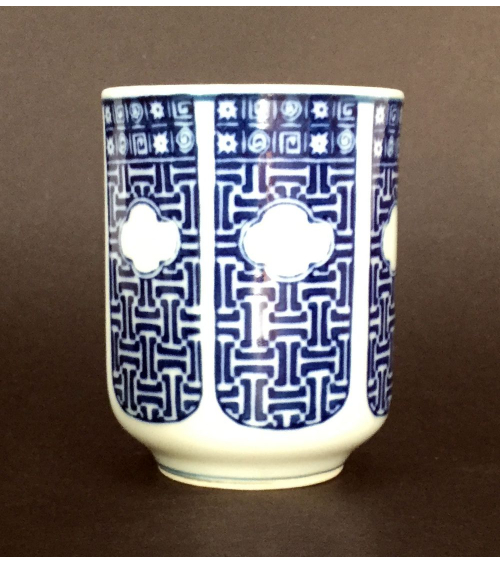 Vaso de té japonés de porcelana de Arita con flor de iris