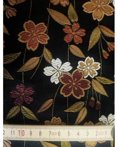 Brocado japonés con motivo de flores y hojas