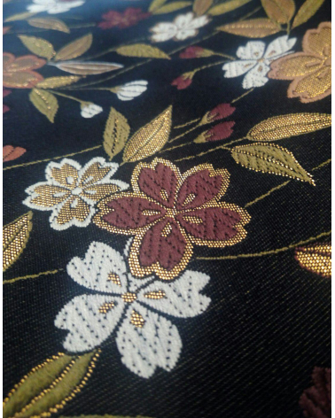 Brocado japonés con motivo de flores y hojas