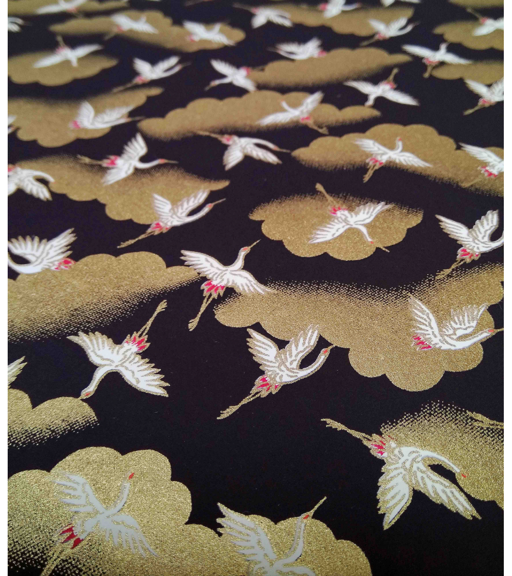 Papel japonés decorativo de grullas y nubes