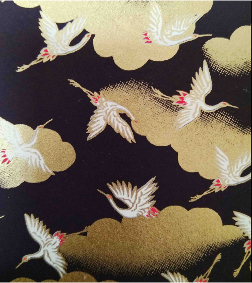 Papel japonés decorativo de grullas y nubes