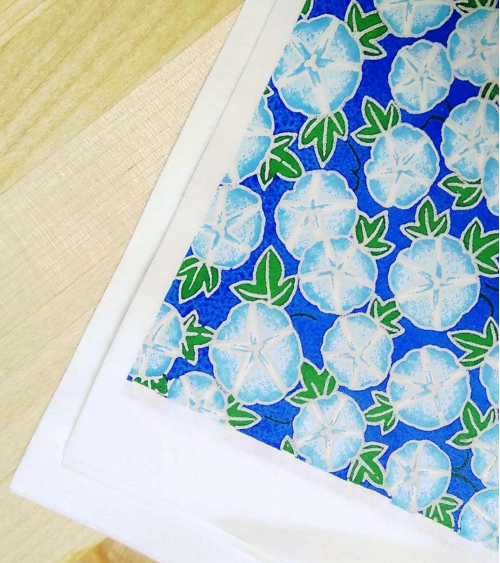 Papel Chiyogami de capuchinas en azules