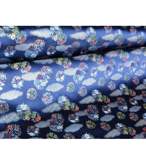 Brocado azul navy con motivo de nubes y flores (hana y kumo)