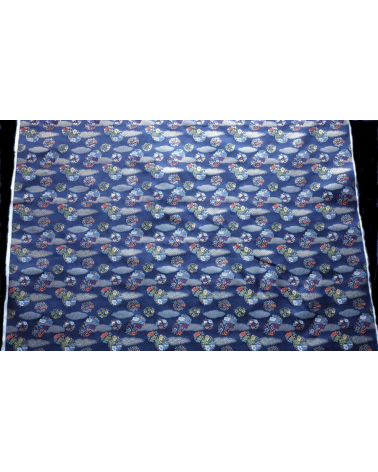Brocado azul navy con motivo de nubes y flores (hana y kumo)
