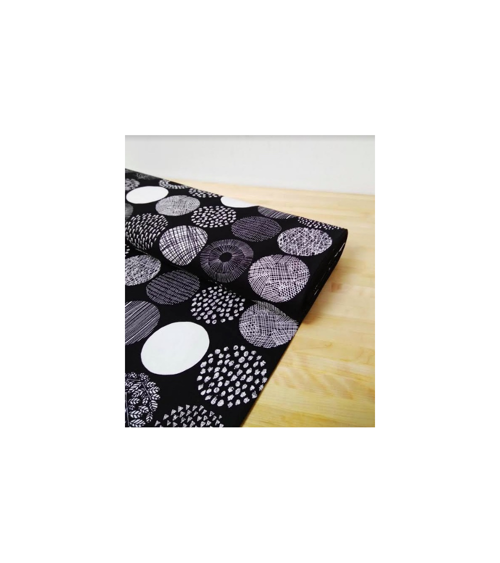 Light oxford Japanese fabric. Graphic circle pattern B&W