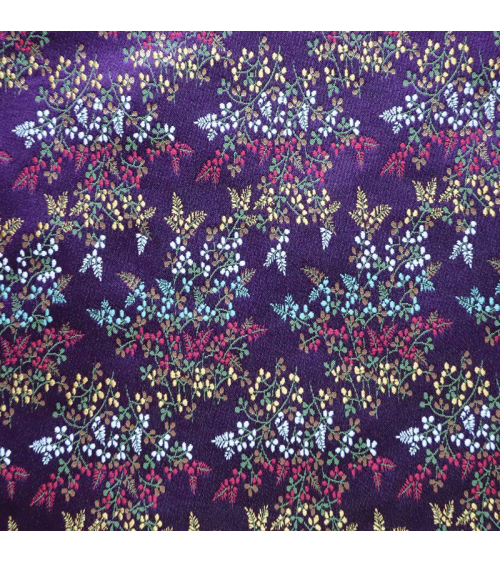 Brocado púrpura con flores multicolores (hana)