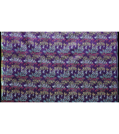 Brocado púrpura con flores multicolores (hana) (ancho completo)