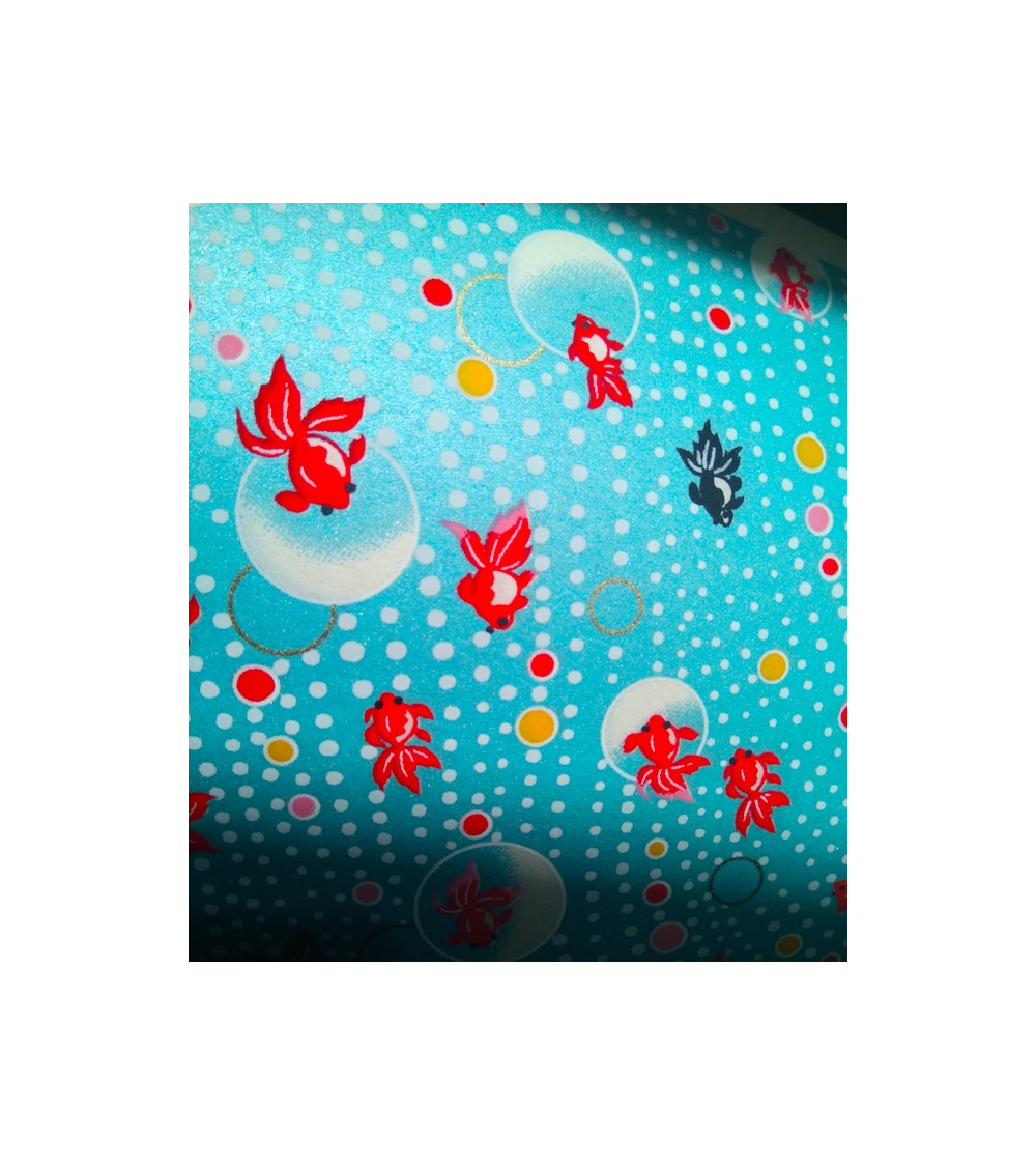 Papel japonés decorativo carpas sobre fondo azul perlado