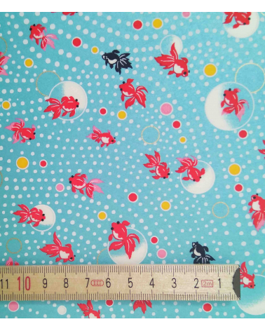 Papel japonés decorativo carpas sobre fondo azul perlado