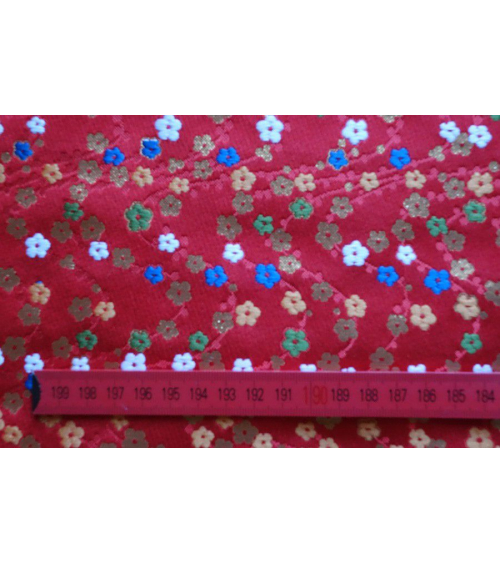 Brocado rojo flor de ciruelo (hume)