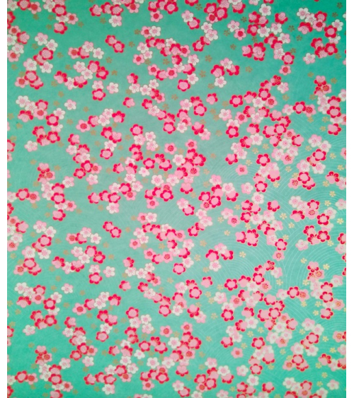 Papel japonés decorativo carpas sobre fondo blanco perlado