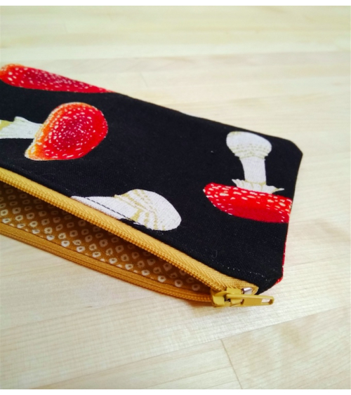 Amanitas Pouch