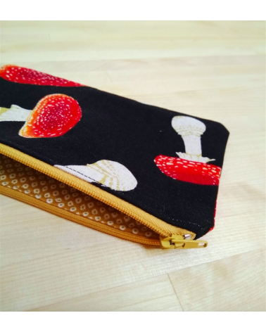 Amanitas Pouch