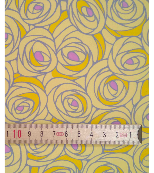 Chiyogami japonés de rosas en amarillo con centro magenta