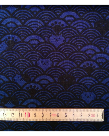 Dobby Japonés. Gatos y olas en azul klein.