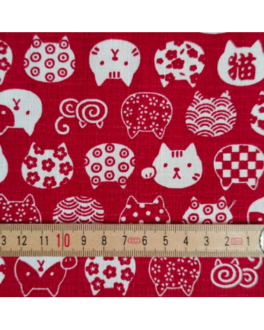 Dobby Japonés. Cabezas de gato (neko) en rojo