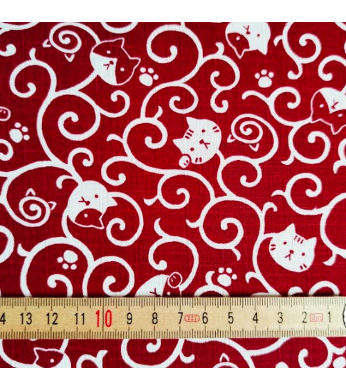 Japanese dobby fabric. Neko Karakusa in red.