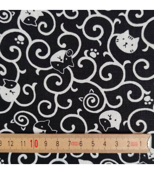 Japanese dobby fabric. Neko Karakusa in black.