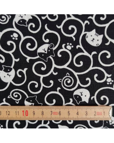 Japanese dobby fabric. Neko Karakusa in black.