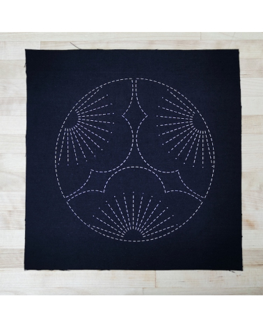 Plantilla 24x23,5cm sashiko (bordado japonés) en negro.