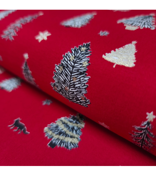 Tela japonesa de Navidad con abetos en rojo.