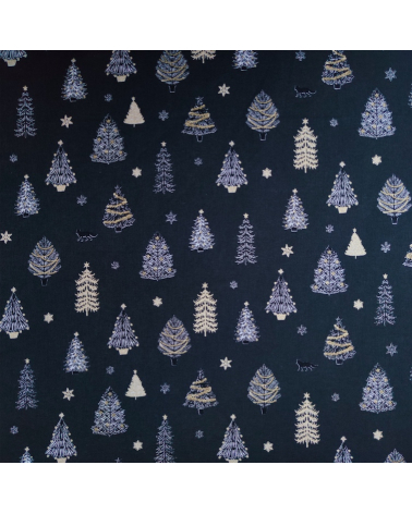 Tela japonesa de Navidad con abetos en negro.