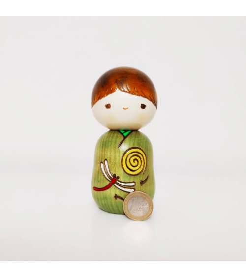 Kokeshi Niño con libélula