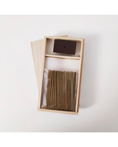 Incense and incense holder in a wooden box tsuki