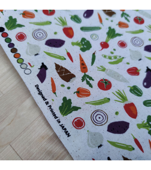Tela japonesa "Veggies" en blanco natural