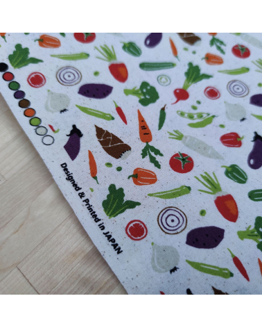 Tela japonesa "Veggies" en blanco natural