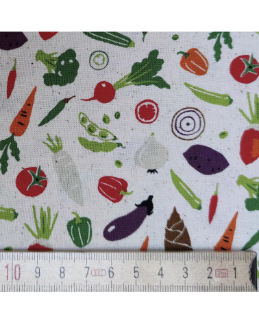 Tela japonesa "Veggies" en blanco natural