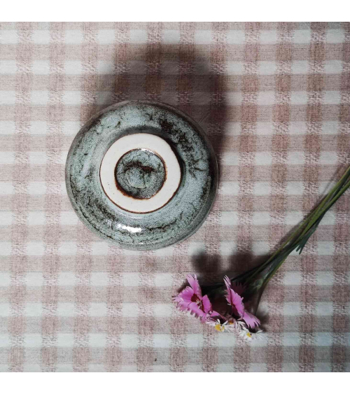 Cuenco japonés para té matcha azul verdoso.
