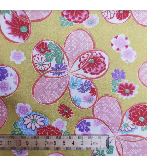 Tela japonesa de Amundsen en algodón "Ume" en amarillo.