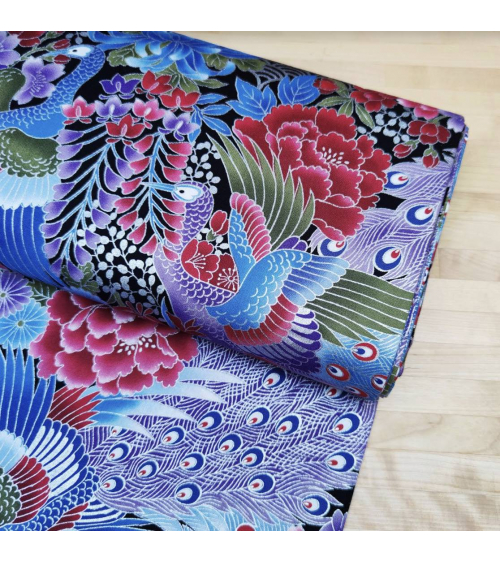 Tela japonesa pavos reales en azules con detalles en plata.