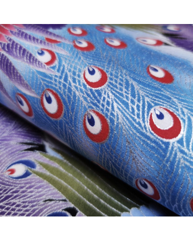 Tela japonesa pavos reales en azules con detalles en plata.