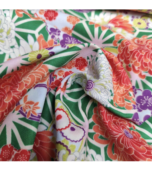 Japanese amundsen cotton fabric "Asanoha to kiku" in green