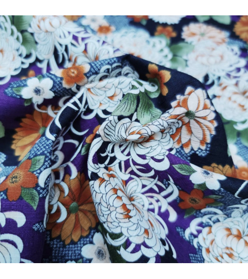 Japanese dobby fabric "Kiku to sakura" with violet background.