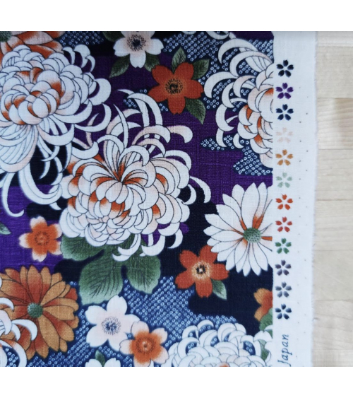 Japanese dobby fabric "Kiku to sakura" with violet background.